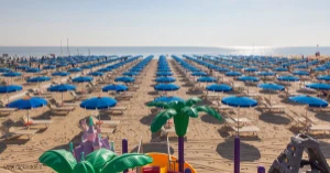 A Cervia in spiaggia dal 1° aprile e d’estate stabilimenti aperti fino alle 24